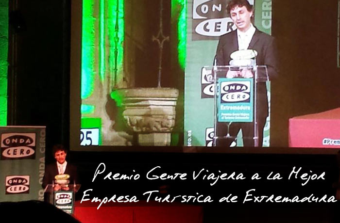 Nacho, propietario de Apartamentos Rurales A Fala, ha sido galardonado con el Premio Gente Viajera al Enclave Turístico de Extremadura, por su labor incansable promoción de Trevejo, Sierra de Gata y Extremadura en general
